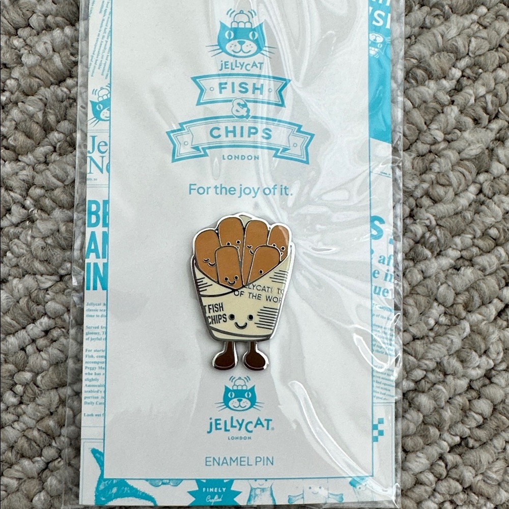 Jellycat Fish & Chips Enamel Pin - Tan and Cream